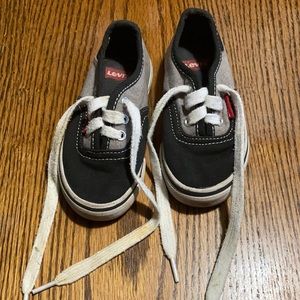 Levi’s boys shoes 7